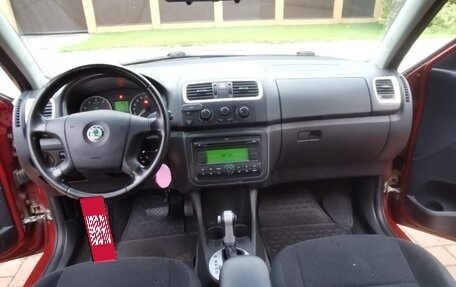 Skoda Fabia II, 2009 год, 800 000 рублей, 12 фотография