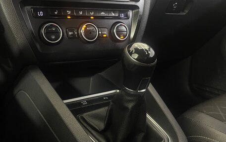 Volkswagen Jetta VI, 2015 год, 1 037 000 рублей, 19 фотография