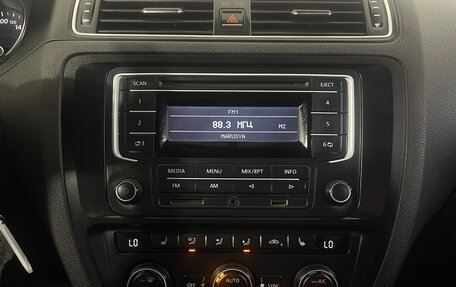 Volkswagen Jetta VI, 2015 год, 1 037 000 рублей, 18 фотография