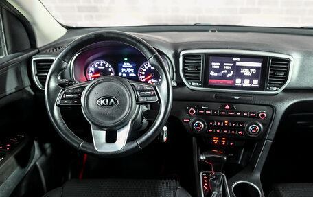 KIA Sportage IV рестайлинг, 2020 год, 2 800 000 рублей, 18 фотография