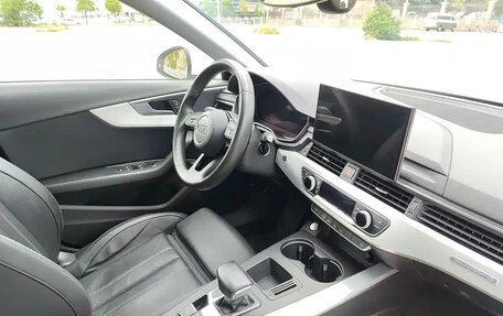 Audi A4, 2021 год, 2 400 000 рублей, 13 фотография