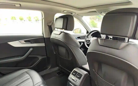 Audi A4, 2021 год, 2 400 000 рублей, 16 фотография