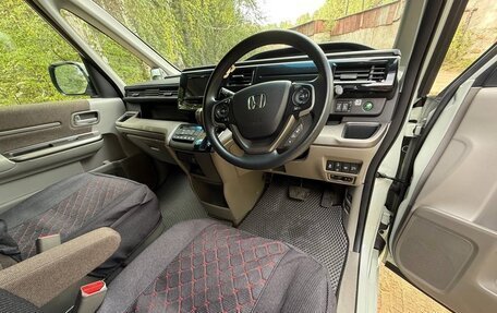 Honda Stepwgn IV, 2019 год, 2 150 000 рублей, 14 фотография