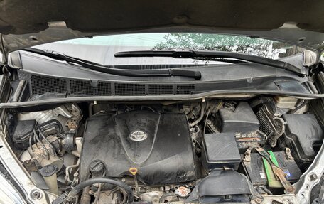 Toyota Sienna III, 2017 год, 3 000 000 рублей, 23 фотография