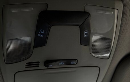 Toyota Sienna III, 2017 год, 3 000 000 рублей, 16 фотография