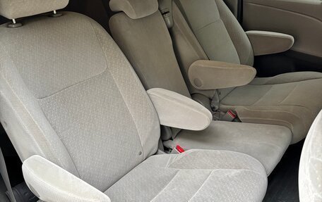 Toyota Sienna III, 2017 год, 3 000 000 рублей, 18 фотография