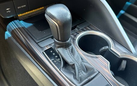 Toyota Camry, 2018 год, 2 500 000 рублей, 15 фотография