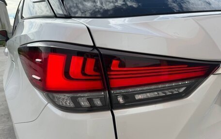 Lexus RX IV рестайлинг, 2021 год, 5 600 000 рублей, 10 фотография