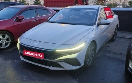Hyundai Elantra, 2024 год, 2 290 000 рублей, 1 фотография