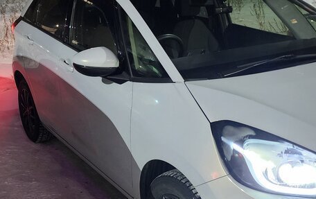 Honda Fit, 2020 год, 1 450 000 рублей, 2 фотография