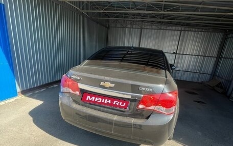 Chevrolet Cruze II, 2010 год, 800 000 рублей, 4 фотография