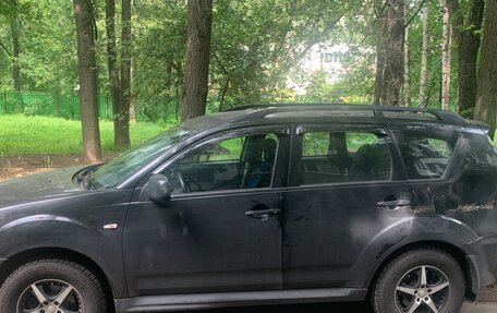 Mitsubishi Outlander III рестайлинг 3, 2011 год, 800 000 рублей, 3 фотография