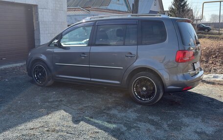 Volkswagen Touran III, 2011 год, 1 250 000 рублей, 12 фотография