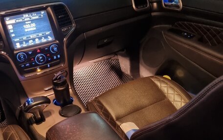 Jeep Grand Cherokee, 2013 год, 2 450 000 рублей, 13 фотография