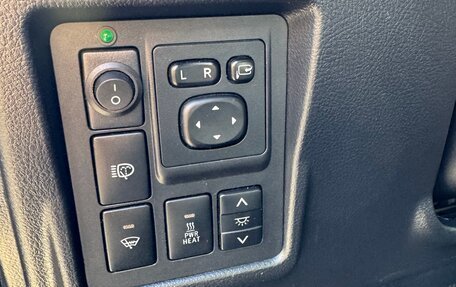 Toyota Land Cruiser Prado 150 рестайлинг 2, 2013 год, 3 250 000 рублей, 12 фотография