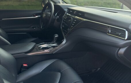 Toyota Camry, 2020 год, 3 050 000 рублей, 8 фотография