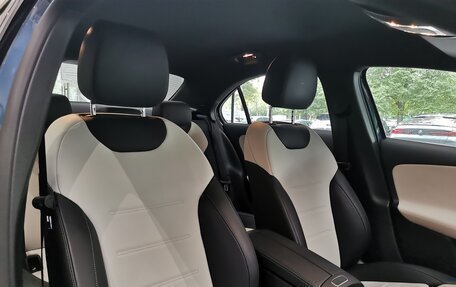 Mercedes-Benz A-Класс, 2021 год, 3 150 000 рублей, 29 фотография