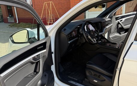 Volkswagen Touareg III, 2019 год, 3 650 000 рублей, 7 фотография