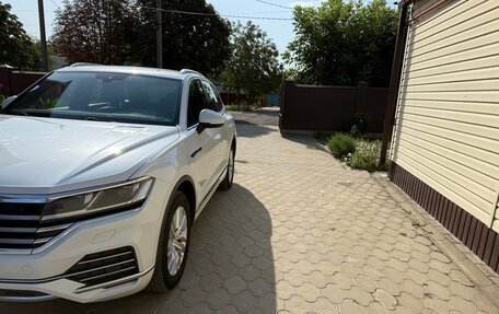 Volkswagen Touareg III, 2019 год, 3 650 000 рублей, 2 фотография