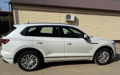Volkswagen Touareg III, 2019 год, 3 650 000 рублей, 4 фотография