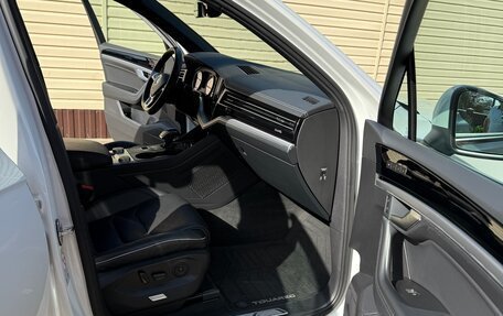 Volkswagen Touareg III, 2019 год, 3 650 000 рублей, 13 фотография