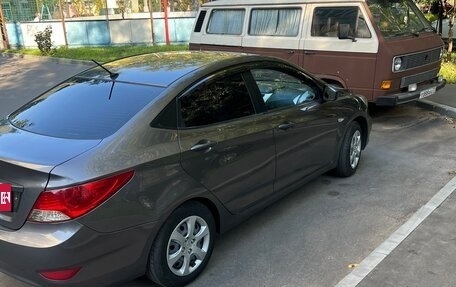 Hyundai Solaris II рестайлинг, 2011 год, 535 000 рублей, 3 фотография