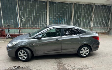 Hyundai Solaris II рестайлинг, 2011 год, 535 000 рублей, 11 фотография