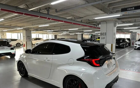 Toyota Yaris, 2022 год, 6 115 765 рублей, 5 фотография