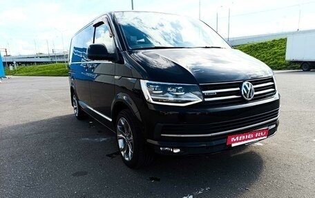 Volkswagen Caravelle T6 рестайлинг, 2016 год, 2 790 000 рублей, 2 фотография