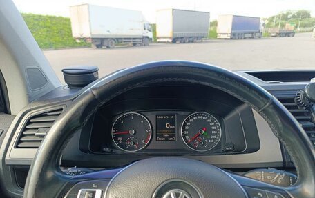 Volkswagen Caravelle T6 рестайлинг, 2016 год, 2 790 000 рублей, 10 фотография