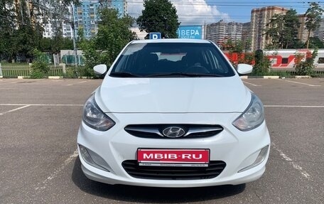 Hyundai Solaris II рестайлинг, 2013 год, 780 000 рублей, 1 фотография