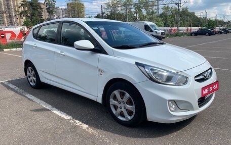 Hyundai Solaris II рестайлинг, 2013 год, 780 000 рублей, 2 фотография