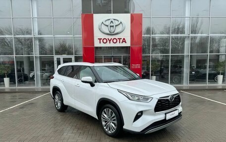 Toyota Highlander, 2025 год, 6 100 000 рублей, 4 фотография