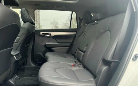 Toyota Highlander, 2025 год, 6 100 000 рублей, 34 фотография