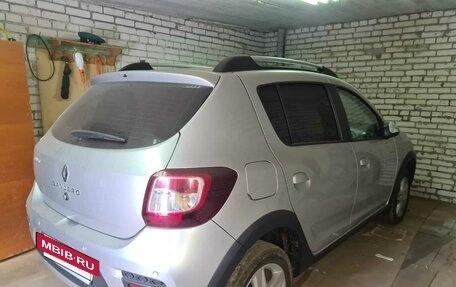 Renault Sandero II рестайлинг, 2015 год, 800 000 рублей, 5 фотография