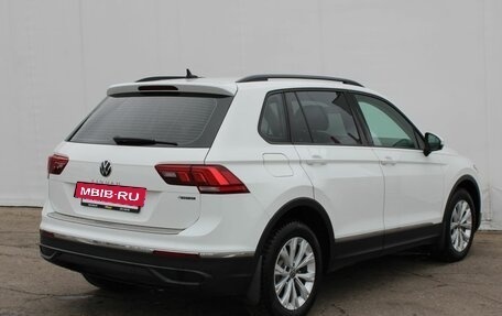 Volkswagen Tiguan II, 2021 год, 3 295 000 рублей, 8 фотография