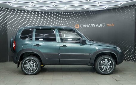 Chevrolet Niva I рестайлинг, 2015 год, 513 600 рублей, 5 фотография