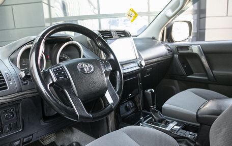 Toyota Land Cruiser Prado 150 рестайлинг 2, 2010 год, 2 598 000 рублей, 11 фотография