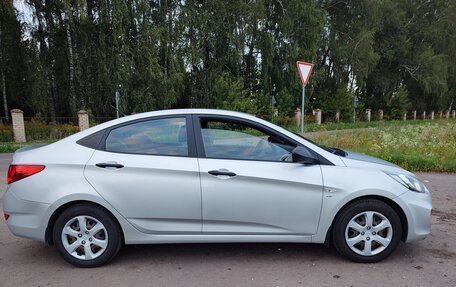 Hyundai Solaris II рестайлинг, 2014 год, 880 000 рублей, 3 фотография