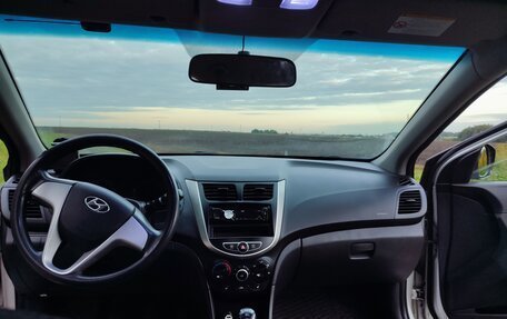 Hyundai Solaris II рестайлинг, 2014 год, 880 000 рублей, 5 фотография