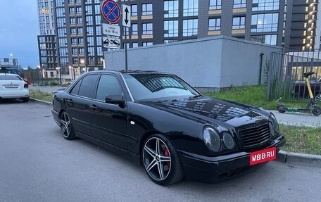 Mercedes-Benz E-Класс, 1997 год, 490 000 рублей, 1 фотография