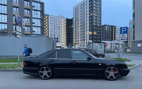Mercedes-Benz E-Класс, 1997 год, 490 000 рублей, 3 фотография
