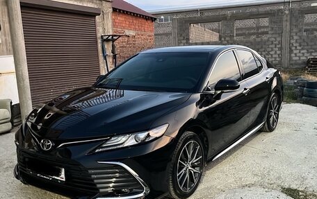 Toyota Camry, 2023 год, 3 650 000 рублей, 1 фотография