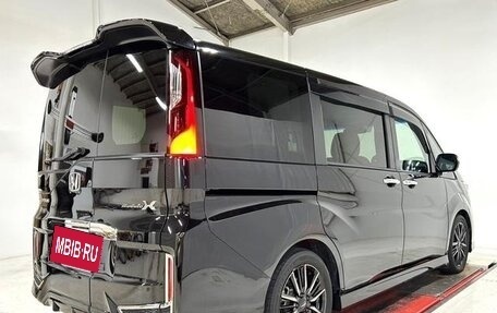 Honda Stepwgn IV, 2021 год, 2 000 000 рублей, 5 фотография