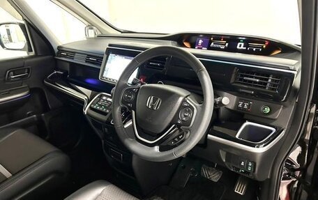 Honda Stepwgn IV, 2021 год, 2 000 000 рублей, 20 фотография