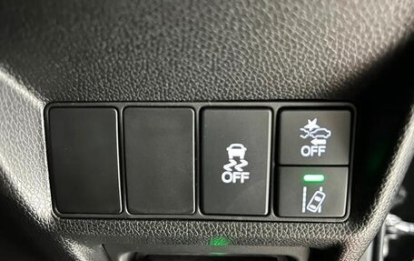 Honda Stepwgn IV, 2021 год, 2 000 000 рублей, 16 фотография