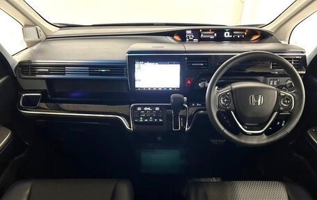 Honda Stepwgn IV, 2021 год, 2 000 000 рублей, 10 фотография