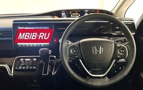 Honda Stepwgn IV, 2021 год, 2 000 000 рублей, 11 фотография