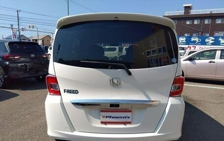 Honda Freed I, 2014 год, 800 000 рублей, 6 фотография