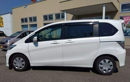 Honda Freed I, 2014 год, 800 000 рублей, 8 фотография